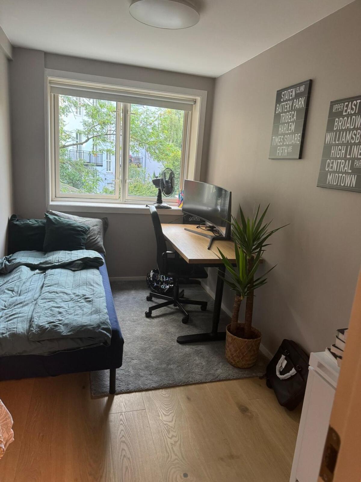 Modern In Old Town Apartment *